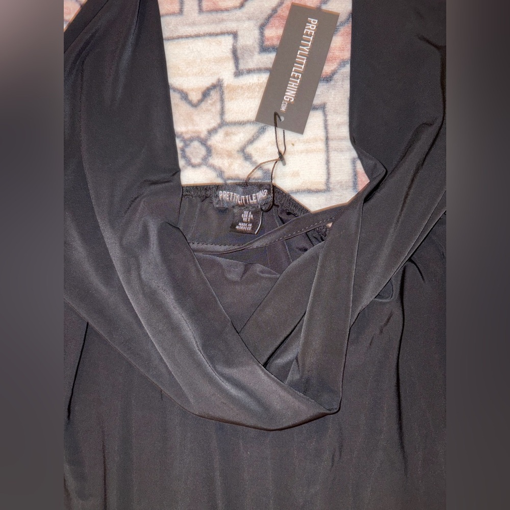 Elegant Black Halter Dress - Picture 3 of 3